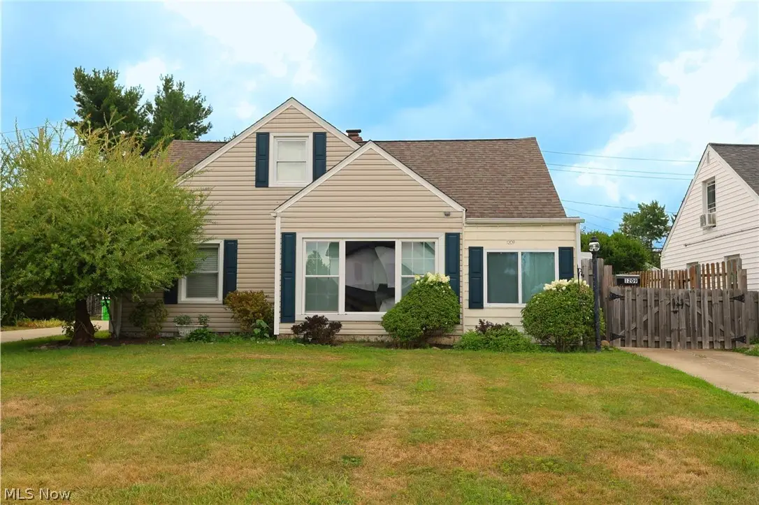 1209 Commonwealth Avenue, Mayfield Heights, OH 44124 - #1