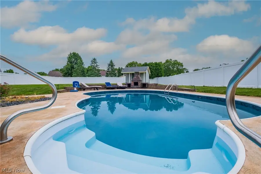 2392 Bowers Nw Street, Uniontown, OH 44685 - #3