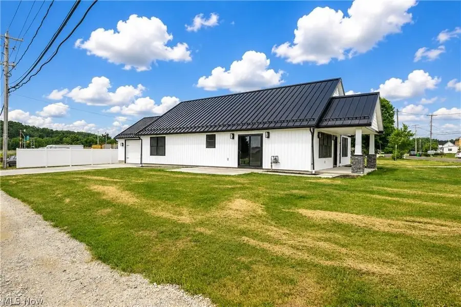 1545 Roanoke Avenue, Uhrichsville, OH 44683 - #3