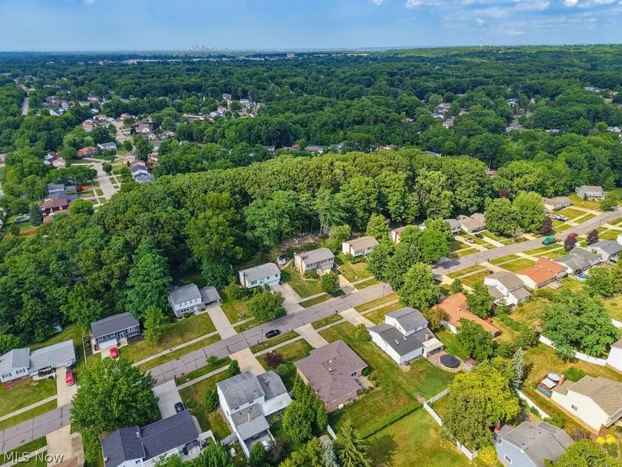 9316 Munich Drive, Parma, OH 44130 - #2