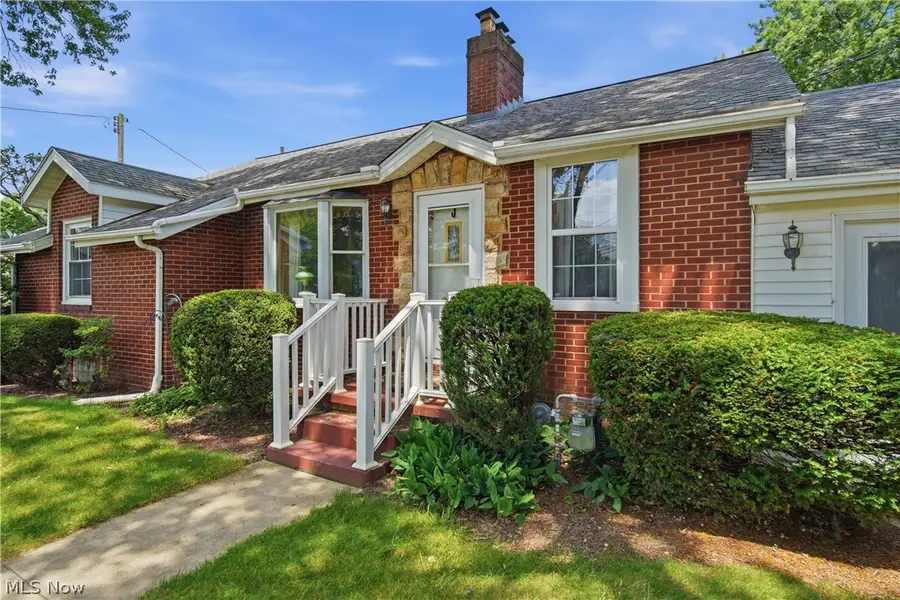 1459 Schneider Nw Street, North Canton, OH 44720 - #3