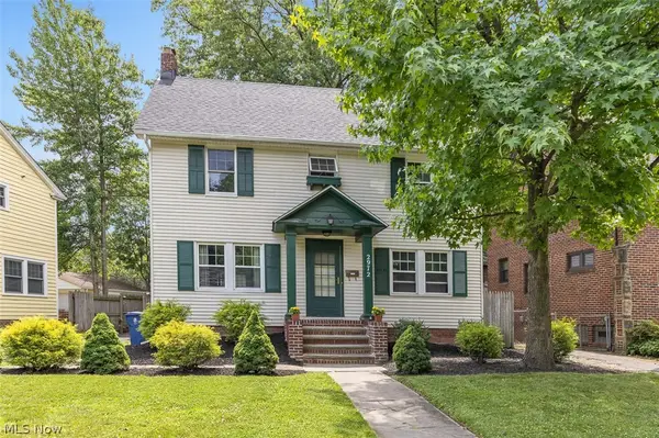 2972 Yorkshire Road, Cleveland Heights, OH 44118