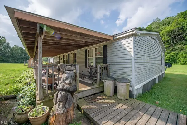 9805 Crooked Creek Se Road, Uhrichsville, OH 44683