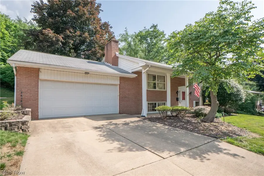 511 Bachtel Se Street, North Canton, OH 44720 - #2