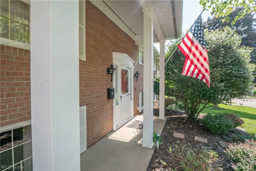 511 Bachtel Se Street, North Canton, OH 44720 - #3