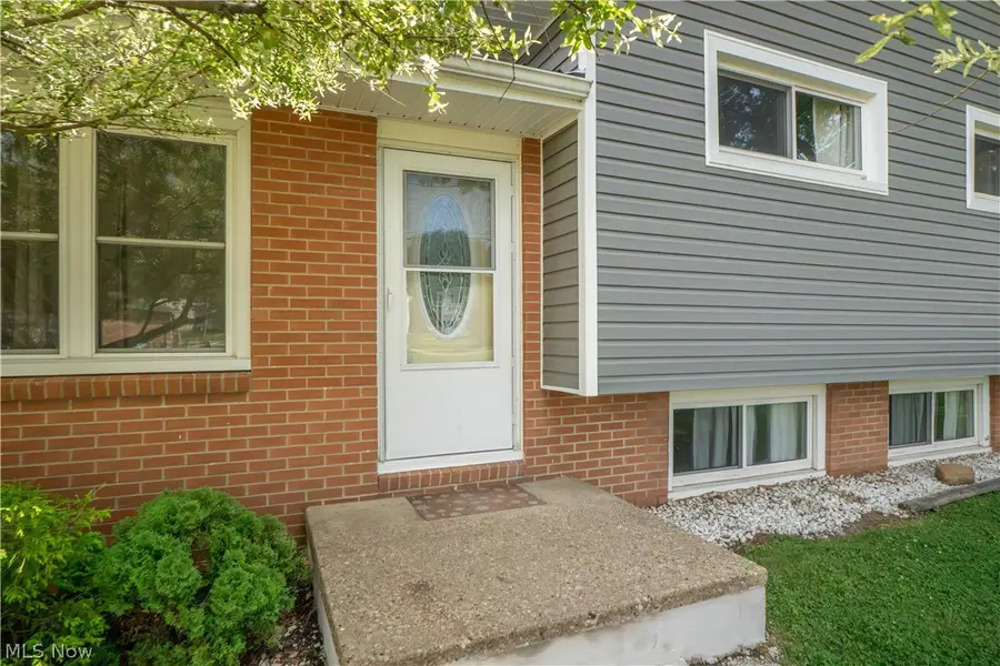 511 Taff Circle, Louisville, OH 44641 - #2