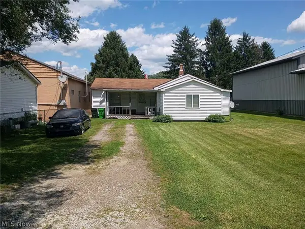 1641 Roanoke Avenue, Uhrichsville, OH 44683