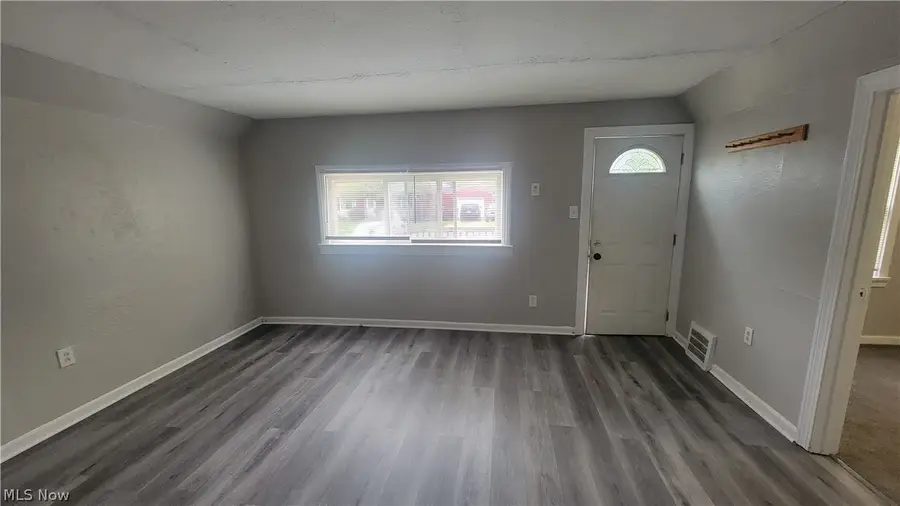 1292 Stratford Street, Barberton, OH 44203 - #3