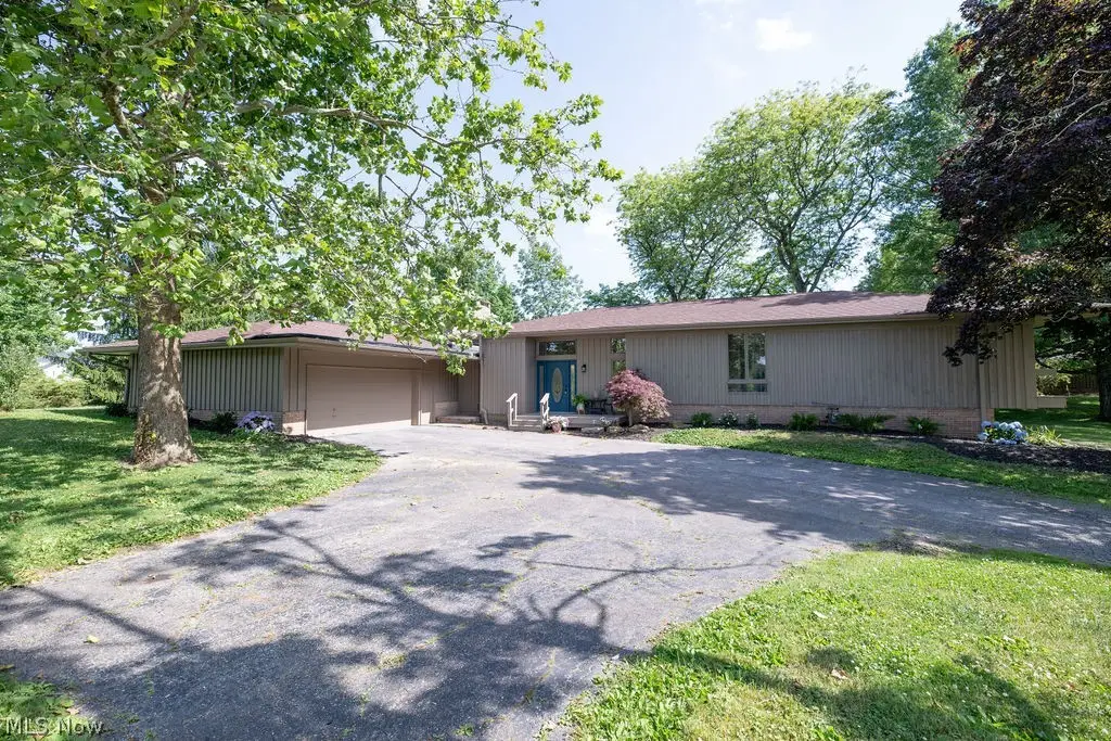 831 Brandon Circle, Aurora, OH 44202 - #1