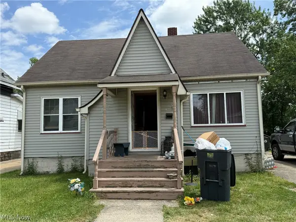 208 Oregon Nw Avenue, Warren, OH 44485