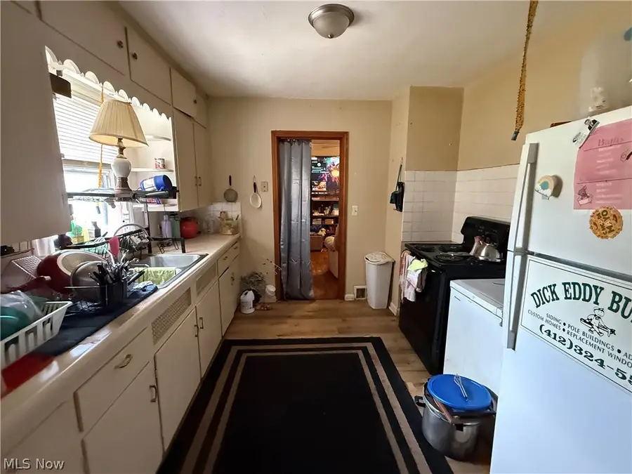 208 Oregon Nw Avenue, Warren, OH 44485 - #3