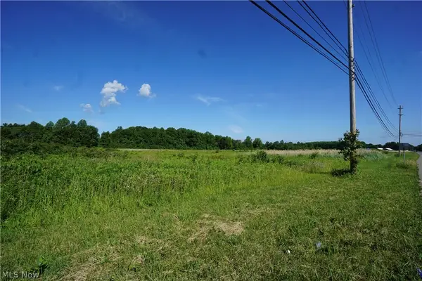 Ridge N N Ridge Road, Madison, OH 44057