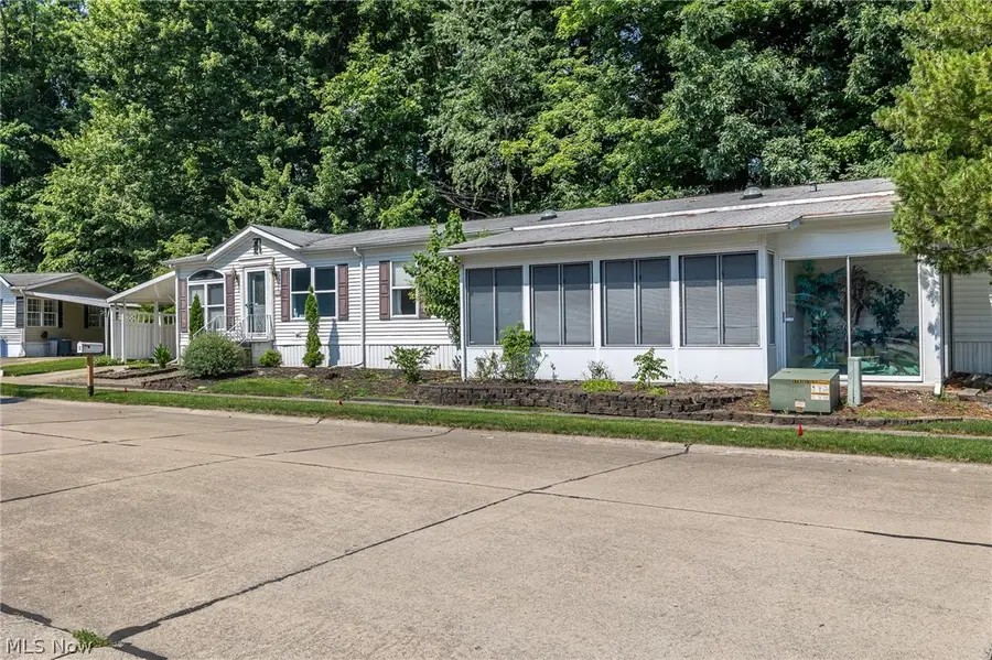 12 Jessica Lane, Olmsted, OH 44138 - #2