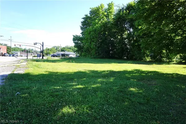 6 E Main Street, Madison, OH 44057