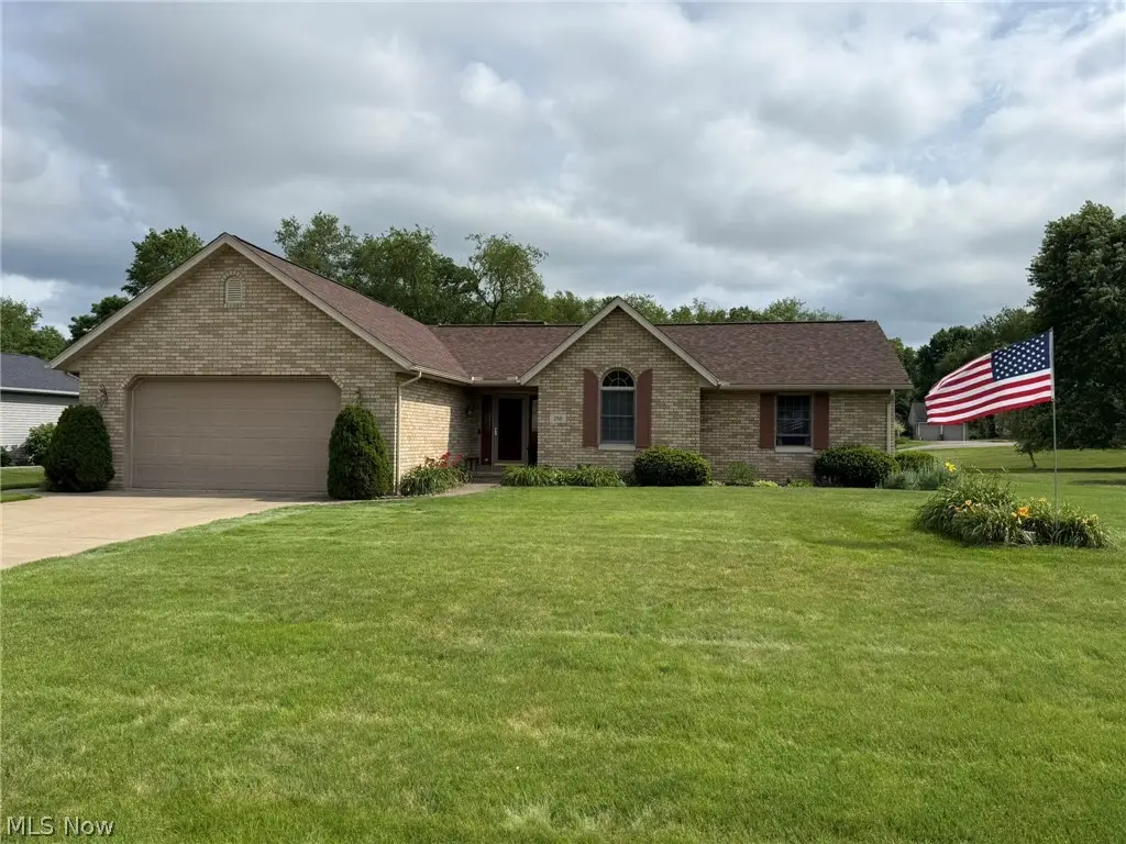 256 Clarence Se Drive, New Philadelphia, OH 44663 - #1