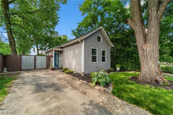 1615 Auburn Avenue, Cleveland, OH 44113