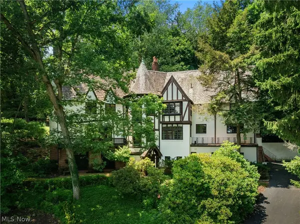 2421 Brentwood Nw Road, Canton, OH 44708