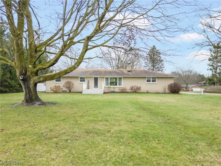 5147 Broadway Ne Avenue, Louisville, OH 44641 - #2