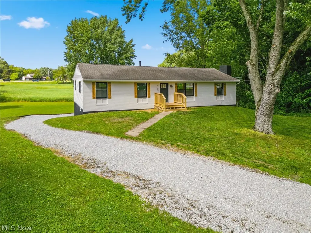 2195 Yorktown Nw Street, Uniontown, OH 44685 - #1