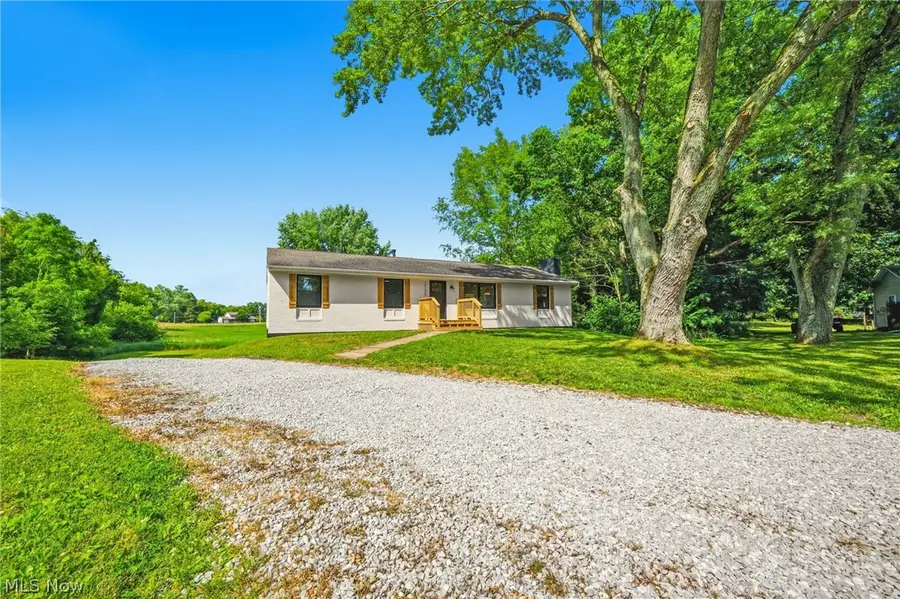 2195 Yorktown Nw Street, Uniontown, OH 44685 - #3
