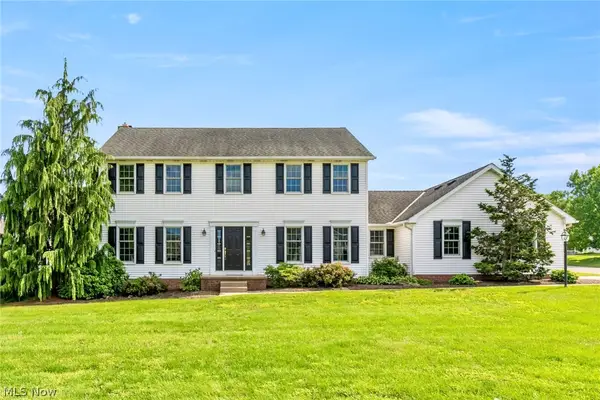 906 Southmoor Ne Circle, Canton, OH 44721