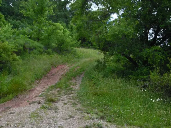 84 Sealy Ridge Road, Little Hocking, OH 45742