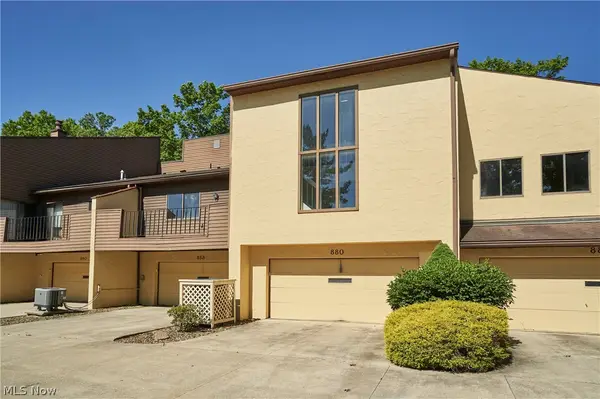 880 Hampton Ridge Drive, Akron, OH 44313