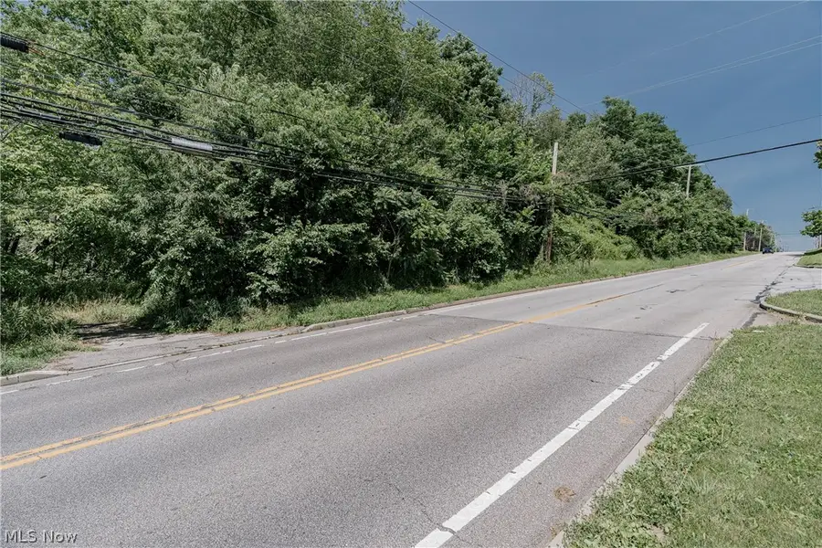612 College Street, Wadsworth, OH 44281 - #2