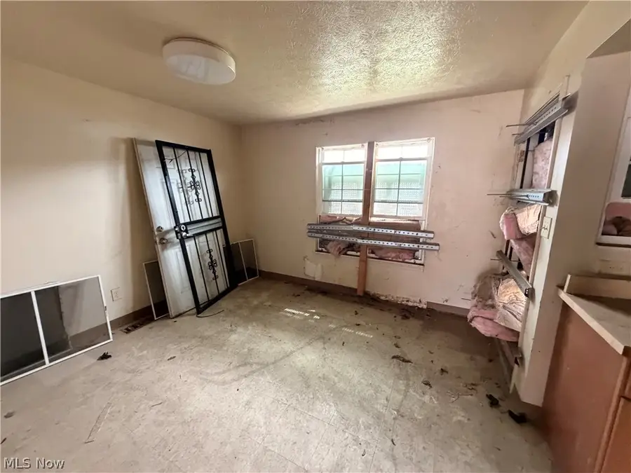 9404 Mount Auburn Avenue, Cleveland, OH 44104 - #3