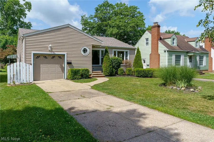 16223 Bardbury Avenue, Middleburg Heights, OH 44130 - #2
