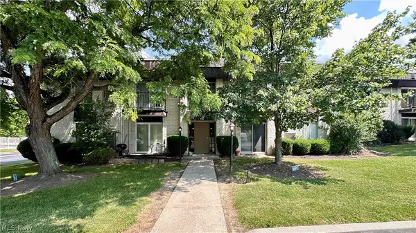 8557 N Akins Road #204, North Royalton, OH 44133
