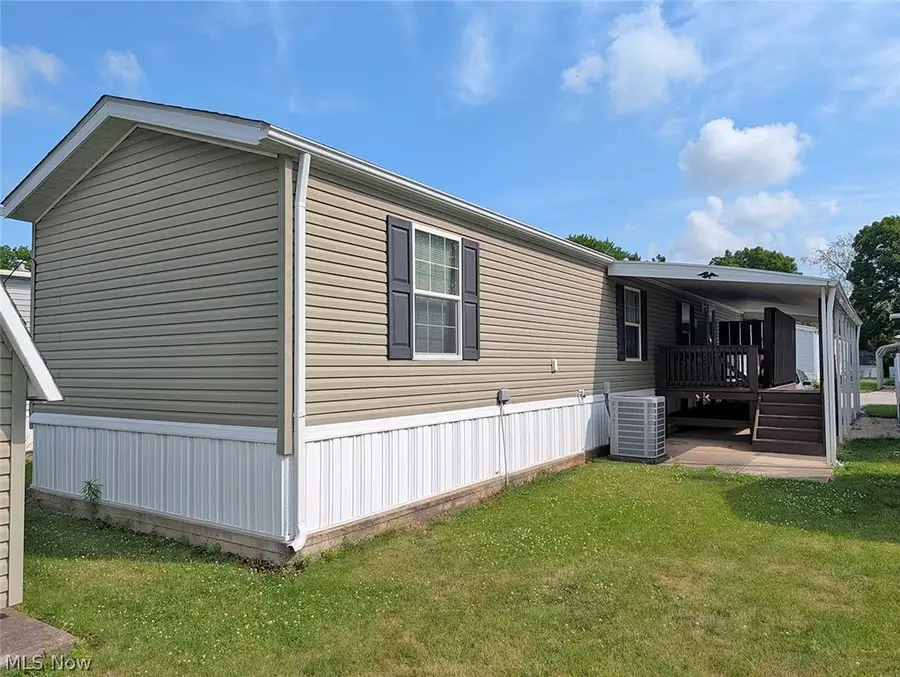 266 Bender Ne Street #15, Navarre, OH 44662 - #3