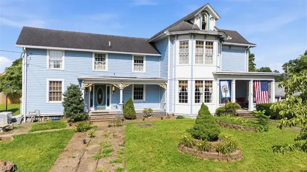 402 Williams Avenue, Williamstown, WV 26187