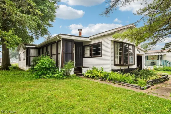 18592 Edwards Road #220, Doylestown, OH 44230