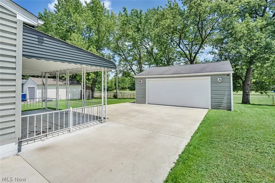 751 Dresden Drive, Hubbard, OH 44425 - #3