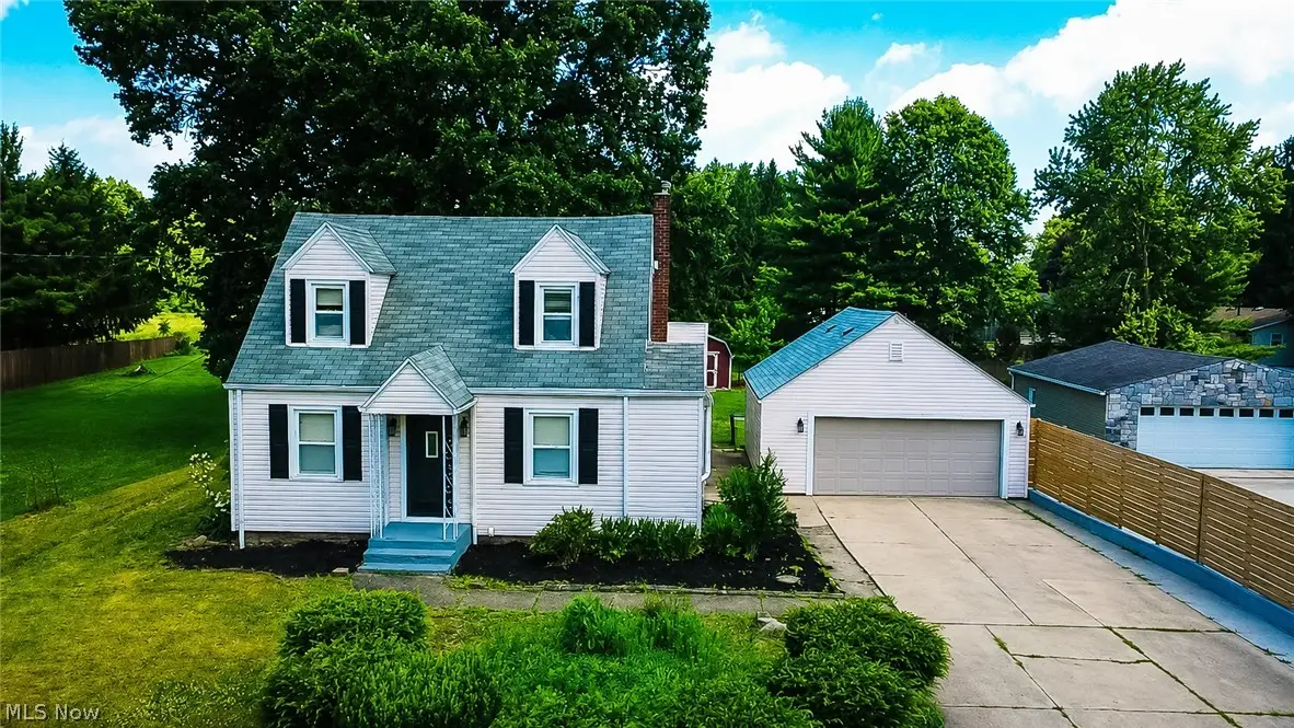 102 W Howe Road, Tallmadge, OH 44278 - #1