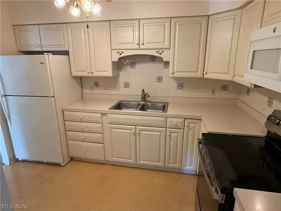 7209 S Churchill Place, Painesville, OH 44077 - #3