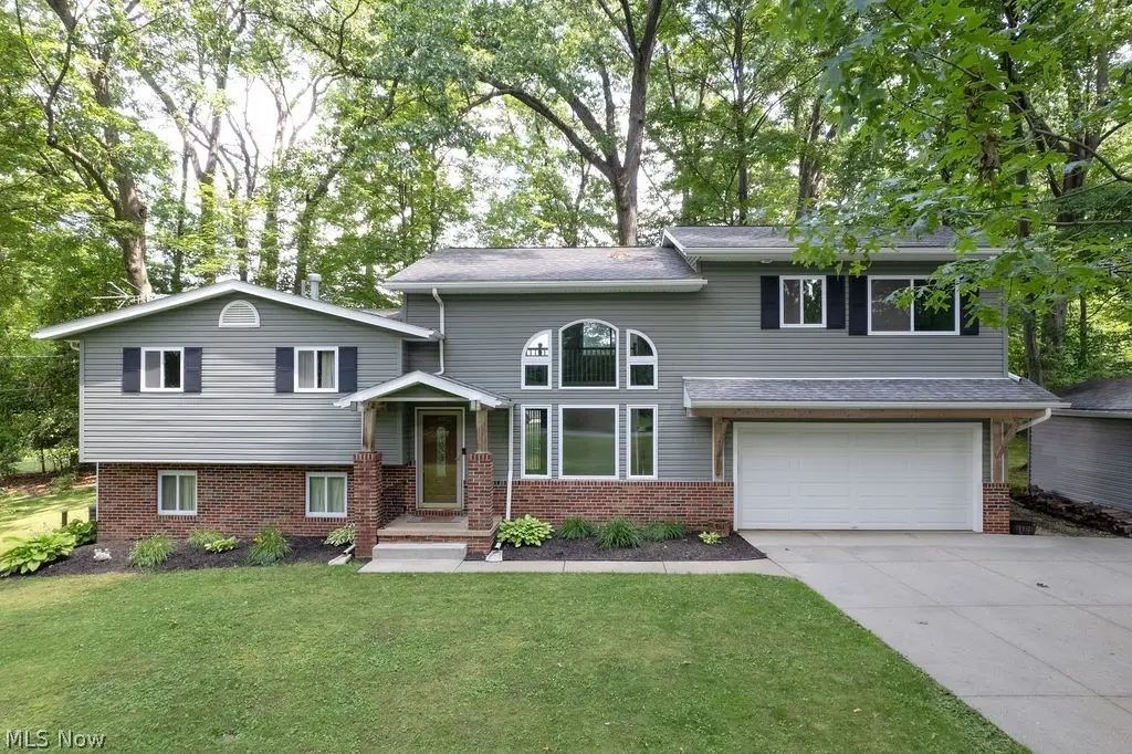 2045 Howard Ne Street, Hartville, OH 44632 - #1