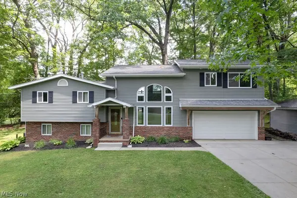 2045 Howard Ne Street, Hartville, OH 44632