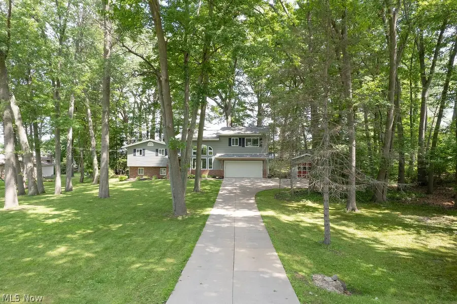 2045 Howard Ne Street, Hartville, OH 44632 - #2