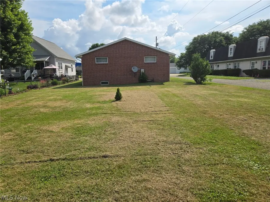 1022 Logan Nw Avenue, New Philadelphia, OH 44663 - #2