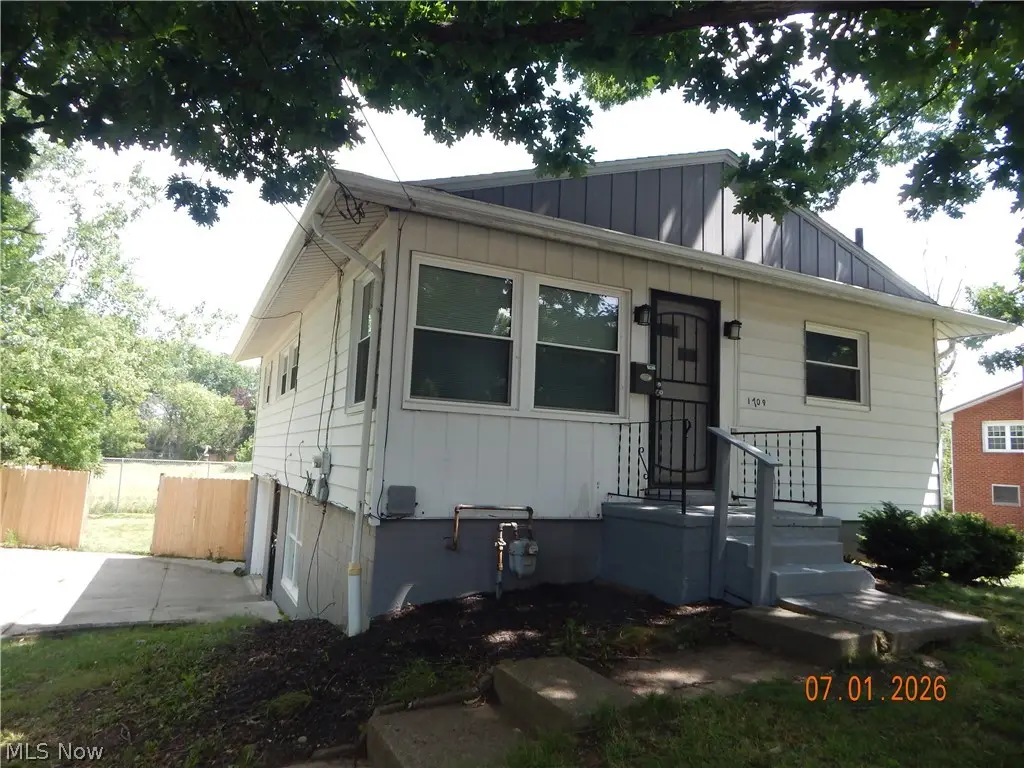 1709 42nd Nw Street, Canton, OH 44709 - #1