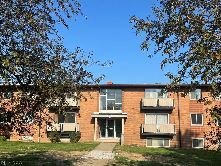 21841 River Oaks Drive #B11, Rocky River, OH 44116 - #2