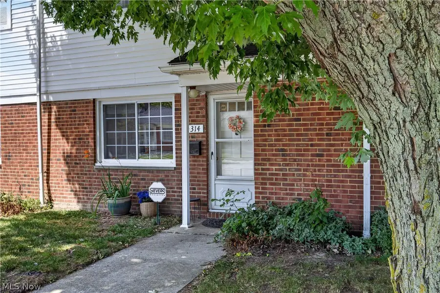 314 E 235th Street, Euclid, OH 44123 - #2