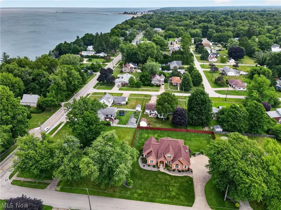 12 Lake Breeze Drive, Conneaut, OH 44030 - #2
