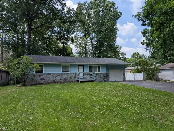 18015 Hillcrest Drive, Lake Milton, OH 44429