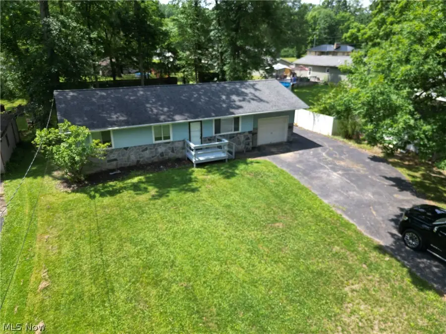 18015 Hillcrest Drive, Lake Milton, OH 44429 - #2