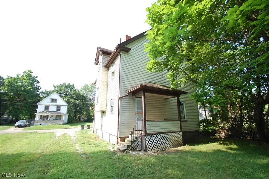 360 W Delason Avenue, Youngstown, OH 44511 - #3