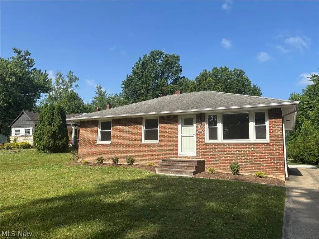 1574 Sunview Road, Lyndhurst, OH 44124 - #1