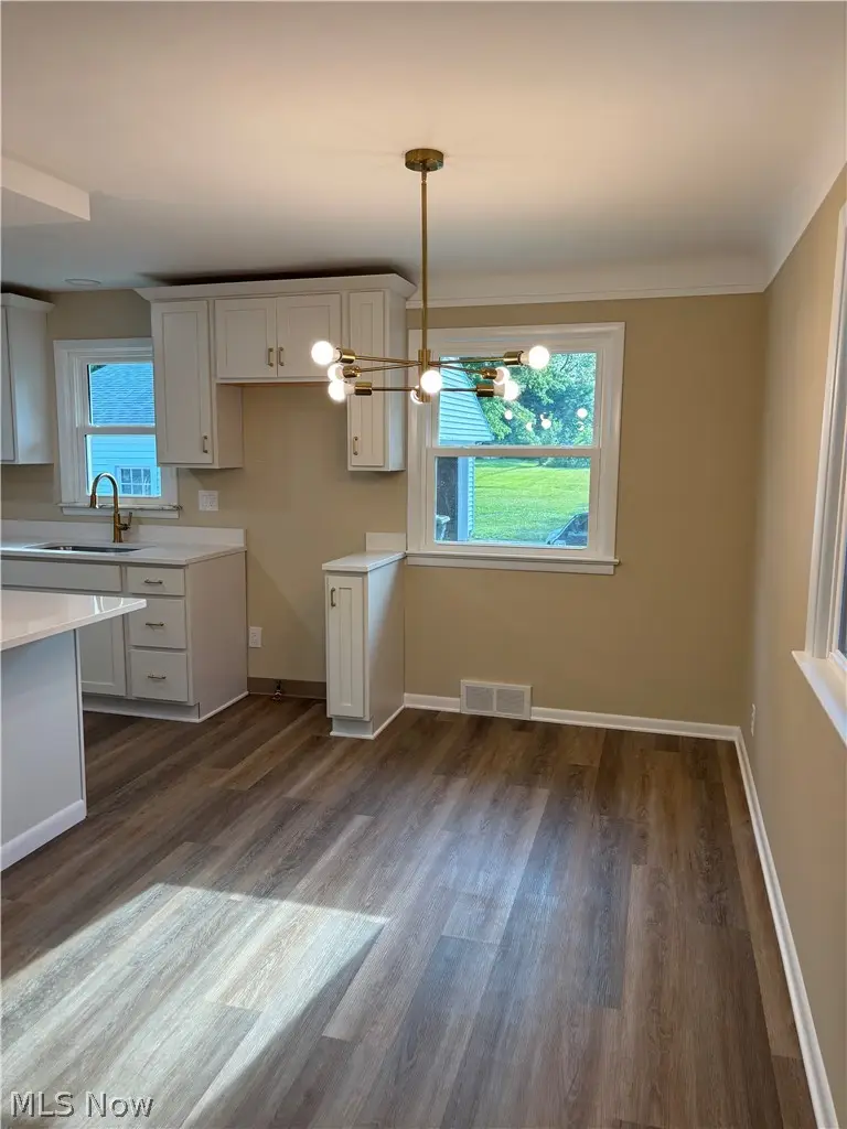 1574 Sunview Road, Lyndhurst, OH 44124 - #3
